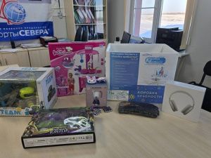 Коллектив предприятия «Аэропорты Севера» принял участие в акции «Коробка храбрости»