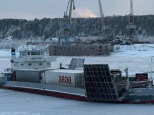 Речные перевозки грузов осуществлялись на технически непригодных судах, но их эксплуатацию запретили лишь в декабре