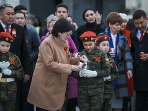 В акции «Свеча памяти» в Якутске приняли участие более 15 тысяч горожан