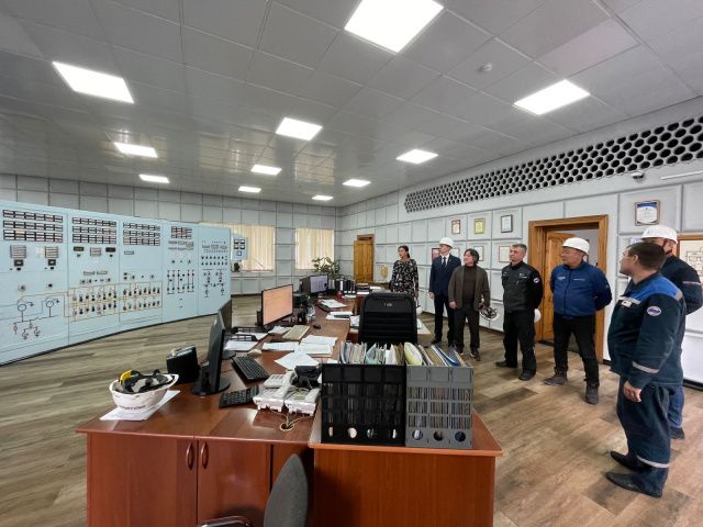 Джулустан Борисов посетил энергетические и промышленные объекты в Нерюнгринском районе