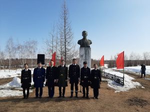 В Таттинском улусе отдали дань памяти Платону Ойунскому