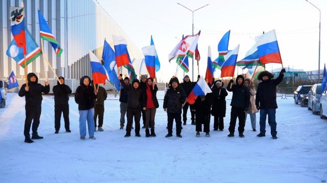 В Якутске состоялся автопробег ко Дню народного единства