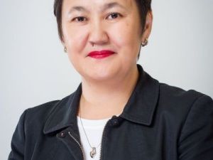 «Диалог с властью»: Первый заместитель руководителя ЗАГС Туйаара Такасаева выступит в радиоэфире