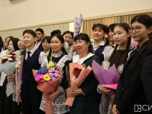 Кирилл Бычков поздравил учащихся школы № 1 Якутска с 1 сентября