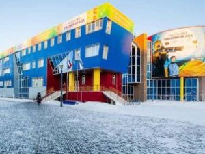 В Якутске учительница гимназии сломала позвоночник, поскользнувшись по дороге на работу