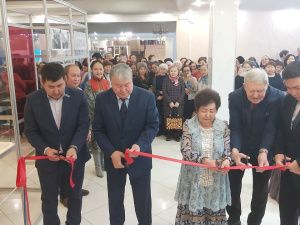 В Якутске открылась выставка прикладного творчества мастеров Усть-Алданского района