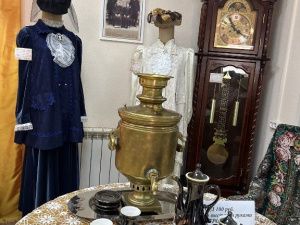 Открылась выставка «Традиции национальной одежды якутского купечества»