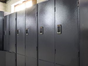 Постельное бельё, мебель и шкафчики с электронными замками: что производят в колонии № 1 в Якутске