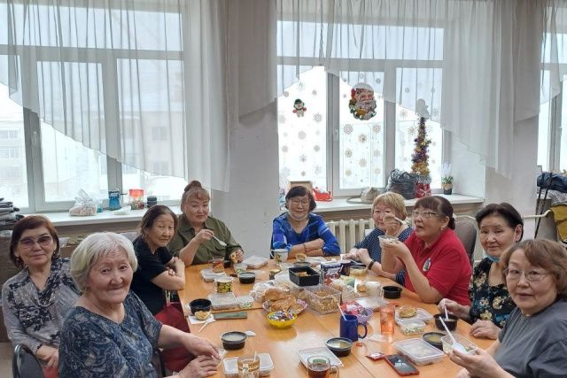 В Якутске школьная столовая начала поставлять обеды «Боевым шелкопрядам»