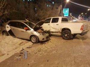 В Якутске зарегистрировано два ДТП с участием нелегальных таксистов