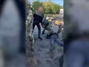 Полицейские задержали 16-летнего мошенника из Дагестана и вернули похищенные деньги подростку