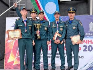 Пожарные Якутии стали лучшими на межрегиональных соревнованиях «Дальневосточная вертикаль»