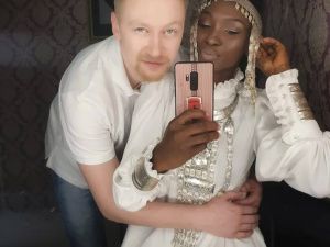 Фотофакт: нигерийка Рут Тетте в халадае 