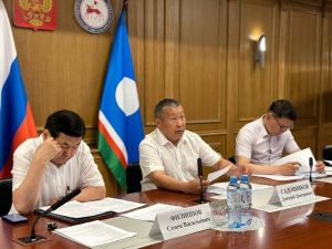 Дмитрий Садовников: "Под угрозой срыва два контракта - с компаниями "Талакан-Строй" и "Бриз"