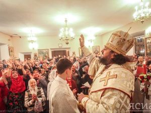 Пасхальная ночь в главном храме Якутии 