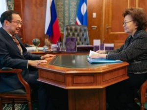 Важно: Глава Якутии встретился с президентом СВФУ Евгенией Михайловой