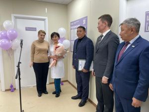 Жители села Аппаны Намского улуса благодарят Главу Якутии за новую врачебную амбулаторию