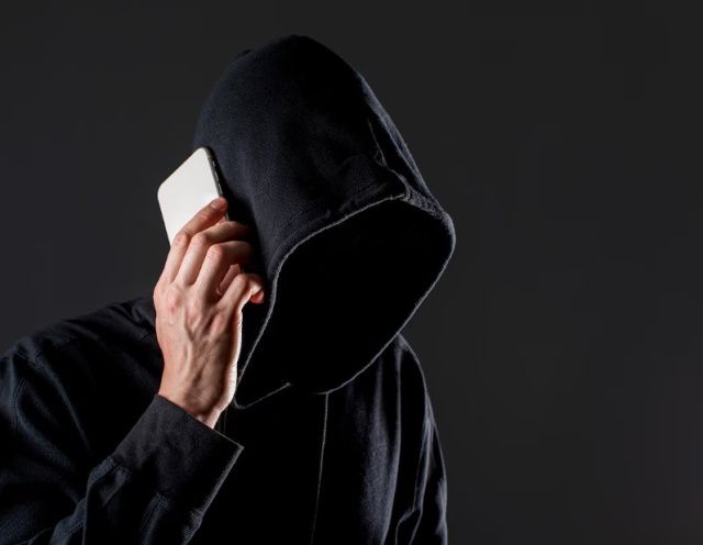 В Якутске начальник лаборатории перевел мошенникам 656 тысяч рублей, пытаясь заработать на «купле-продаже» валюты