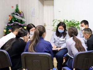 Психолог уголовно-исполнительной инспекции Елизавета Борисова провела тренинг на  сплочение коллектива с молодыми сотрудниками 