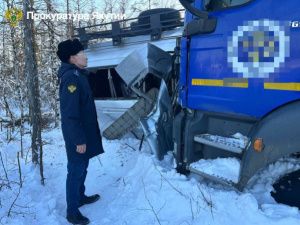 Два человека погибли в ДТП с участием грузовика и микроавтобуса на трассе «Вилюй»