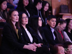 В Якутске провели новогодний благотворительный концерт «Для своих»