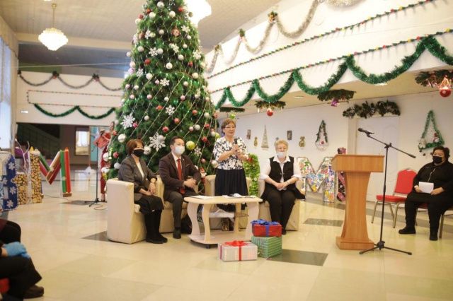 В Якутске поздравили педагогов со 100-летием системы дошкольного образования республики