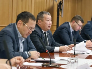 В Якутии из-за образования наледи временно закрыты два автозимника