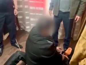 В Ленске задержан мужчина, подозреваемый в убийстве знакомого во время застолья