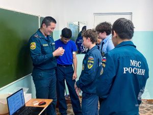 От дронов до психологии: кадеты МЧС осваивают профессию изнутри