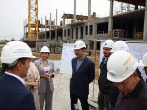 Айсен Николаев: Никогда в Якутске одновременно не строилось столько зданий школ