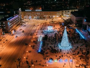 В Якутске зажгли огни первой новогодней ёлки