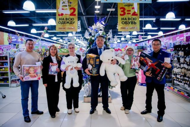 Депутаты Якутской городской Думы приняли участие в акции «Ёлка добра»