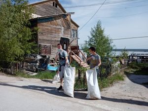 Юные покровчане трудятся на благо родного города