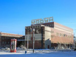 В спорткомплексе Якутска "Модун" неизвестный мужчина вспорол себе живот