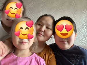 "Московский комсомолец": Плакал и просил вернуть маме: как скандал спас троих детей в Якутии