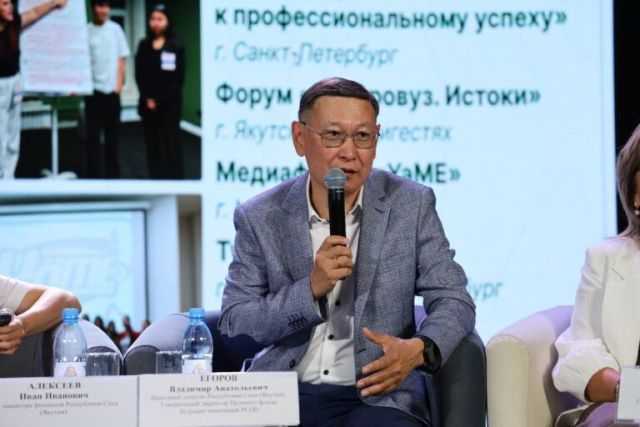 Стройка за миллиарды, а пешеходная зона — полоса препятствий с бетоном