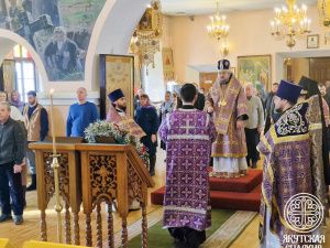 Середина Великого Поста — неделя Крестопоклонная