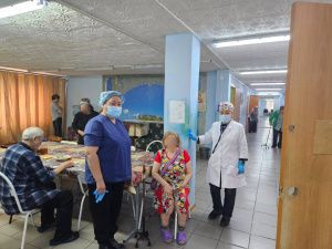 Усть-Янские врачи провели осмотр пожилых и инвалидов 