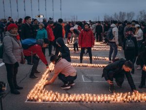 Айсен Николаев принял участие в патриотической акции «Свеча памяти»	