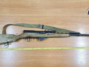 Якутянин выстрелил в спину жене, лежавшую на диване