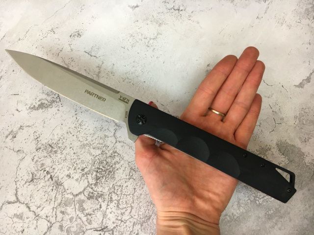 Ослепленный ревностью мужчина схватился за нож и …