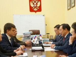 Айсен Николаев встретился с российским министром