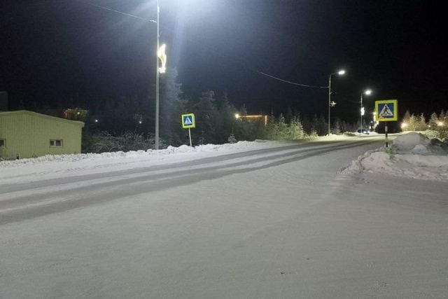 В Мирнинском районе на пешеходном переходе сбили двух школьниц