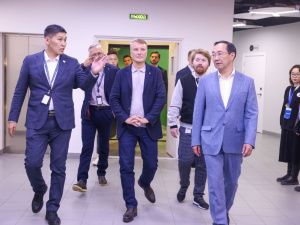 Глава Сбербанка ознакомился с разработками технопарка “Якутия”