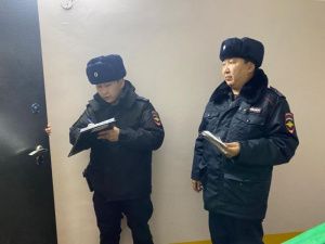 В Якутске полицейские продолжают проводить профилактическое мероприятие «Осторожно, мошенники»