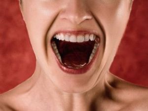 Жительницу Мирнинского района подозревают в умышленном повреждении имущества бывшего сожителя