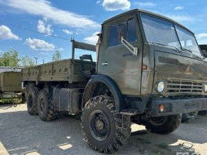 В Якутии продолжается работа по доставке снаряжения и автотехники в зону СВО