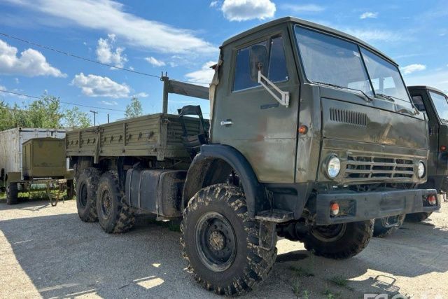 В Якутии продолжается работа по доставке снаряжения и автотехники в зону СВО