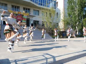В АртАтриуме Дома дружбы народов прошла танцевально-развлекательная программа «Летняя мозаика»