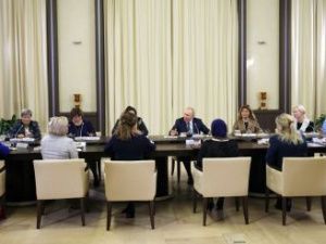 Владимир Путин поручил тиражировать в стране опыт Якутии по организации мер поддержки семей участников СВО